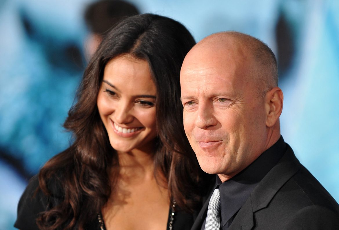 ​El consuelo de Emma Heming: “Mi marido Bruce Willis no es consciente de que está enfermo, y eso me alegra” 