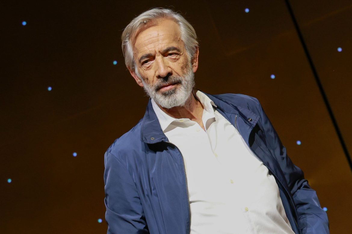 ​Imanol Arias, cuarta boda y abuelo por primera vez: así ha empezado el año el protagonista de Cuéntame junto a su ya mujer Nélida Grajales, una abogada argentina a la que conoce desde hace años 