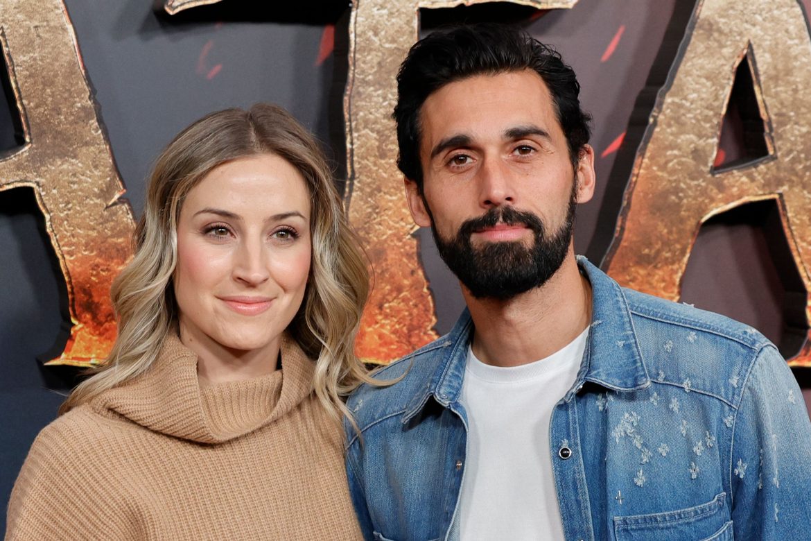 ​Álvaro Arbeloa y su discreta vida personal: fanático del running, padre de familia numerosa junto a su mujer Carlota Ruiz (a la que conoció en el colegio) y gran amigo de Adriana Abenia 