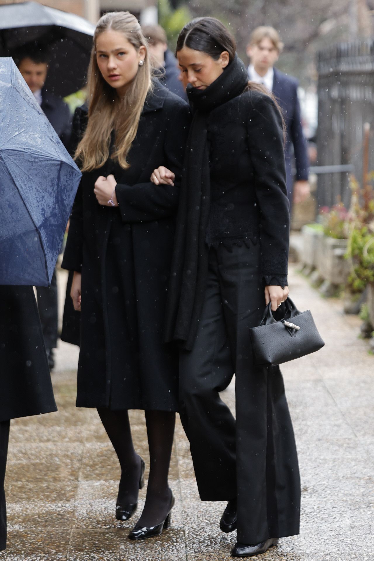 ​La despedida española a Irene de Grecia: las infantas Elena y Cristina, Victoria Federica e Irene Urdangarin, Alexia de Grecia, Marichalar y los demás asistentes a su responso 