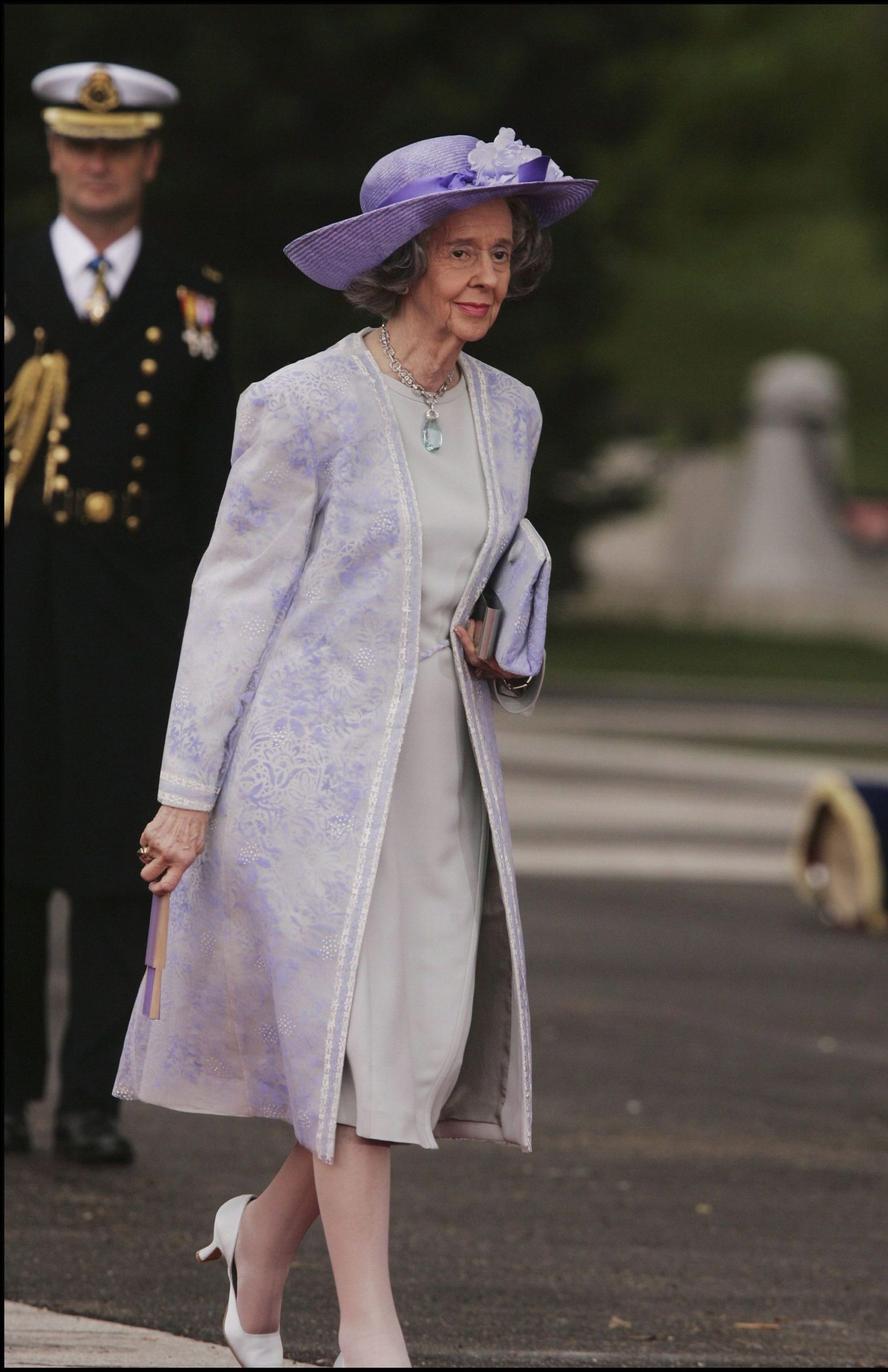 ​Los pendientes con los que dejó de ser española y el collar de la boda de Felipe y Letizia: uno de los tesoros de Fabiola de Bélgica regresa a Madrid para buscar nuevo dueño 