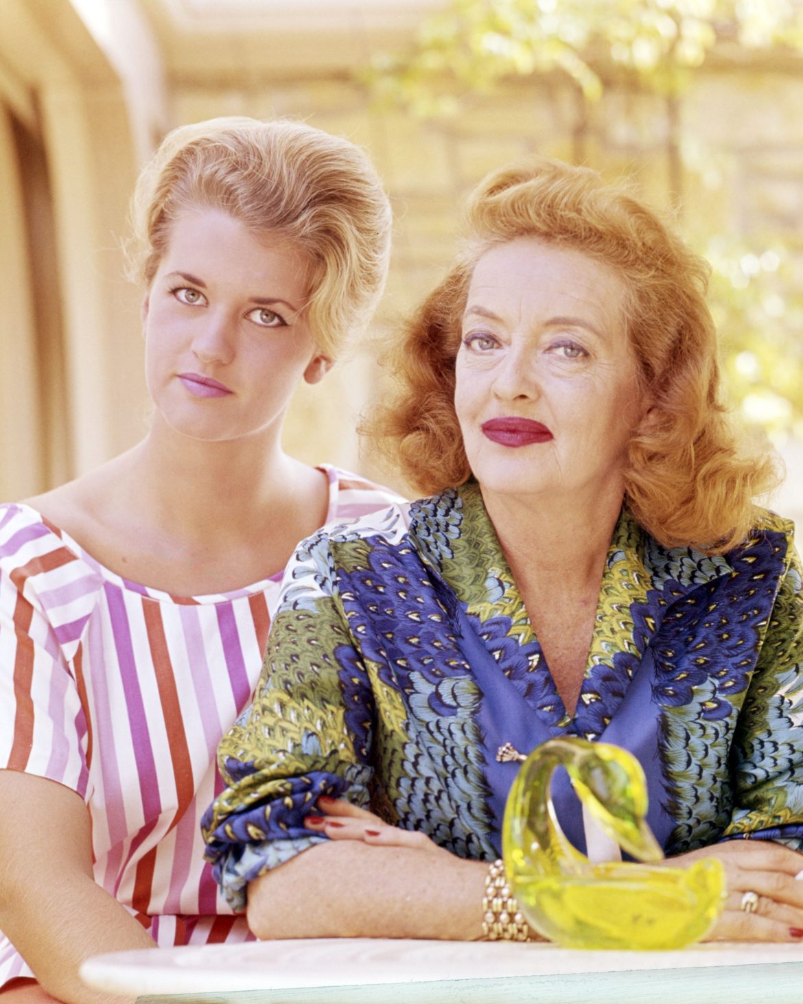​La relación de Bette Davis con su hija mayor que se rompió para siempre: “Nunca me recuperaré completamente del libro como sí lo hice del accidente cerebrovascular” 