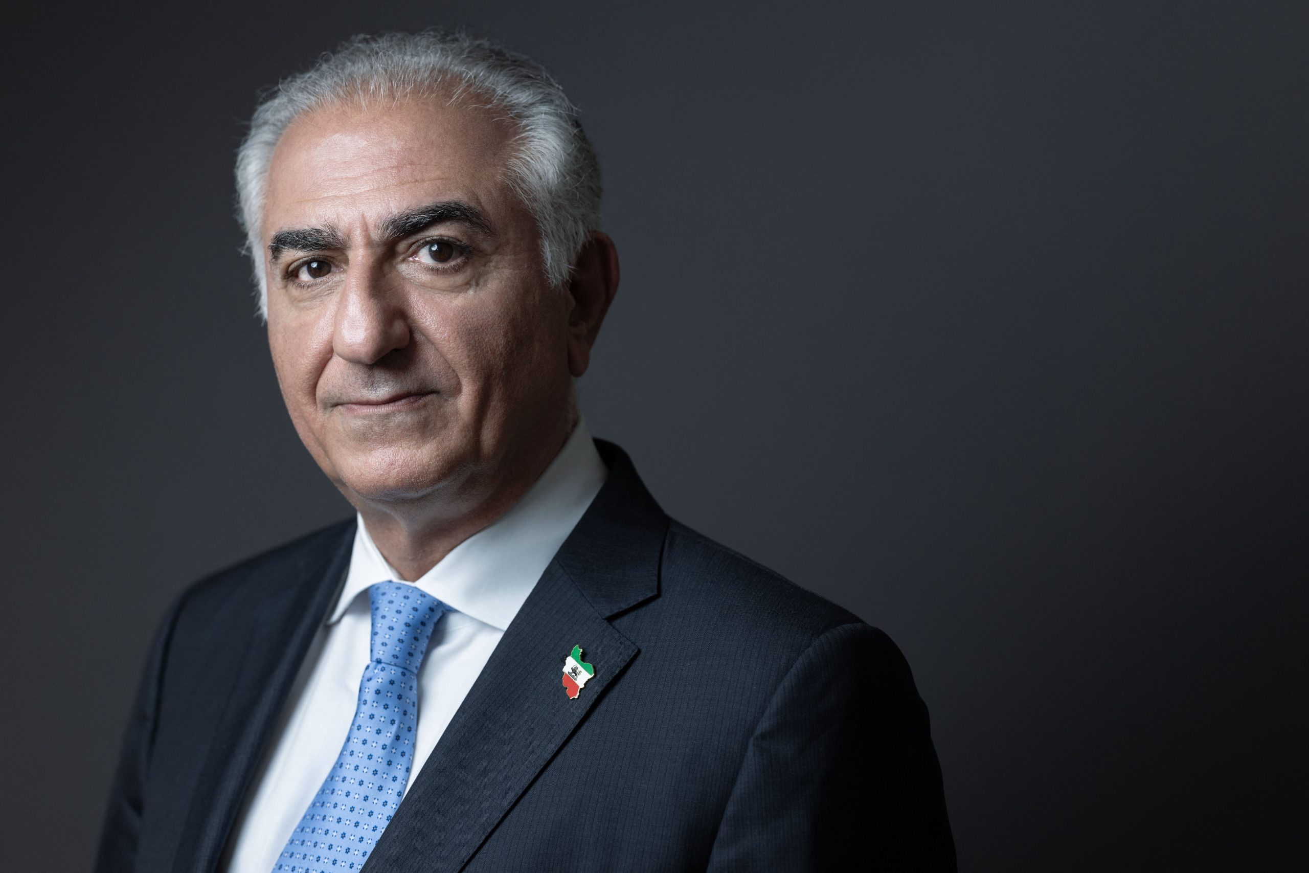 ​El príncipe Reza Pahlaví, el hijo del último sah de Persia que quiere liderar el cambio de régimen en Irán 