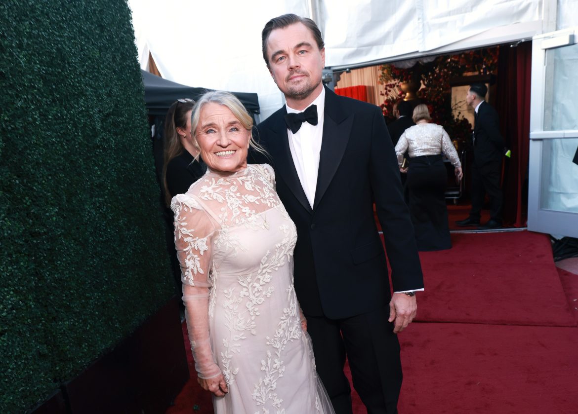 ​Leonardo DiCaprio en los Globos de Oro 2026: sin Vittoria Ceretti, pero acompañado de su madre Irmelin Indenbirken 