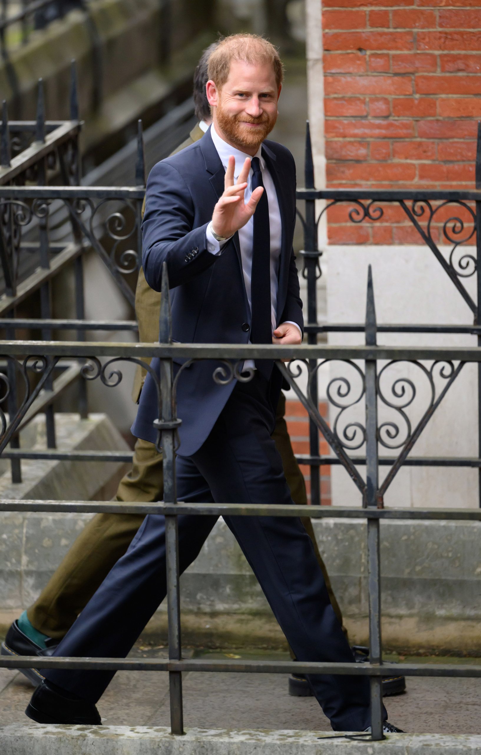 ​El príncipe Harry vuelve a Londres para asistir como demandante en el juicio contra el Daily Mail 