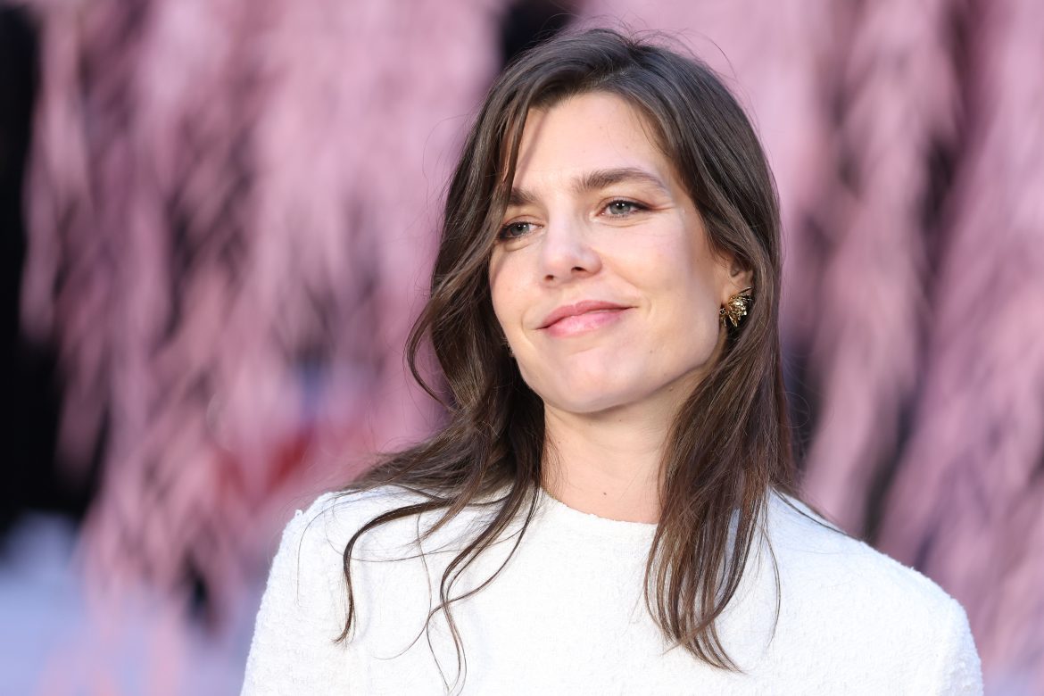 ​Lo que une a Charlotte Casiraghi con Rosalía: este fabuloso vestido de Chanel 