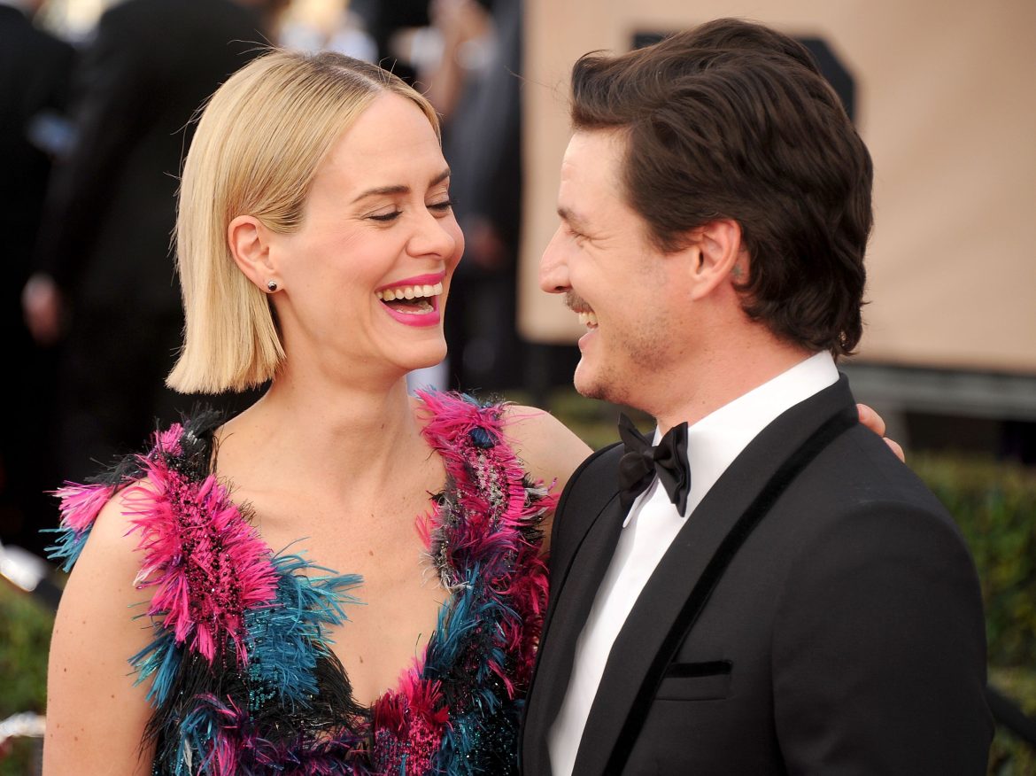 ​Sarah Paulson, sobre Pedro Pascal: “Cuando él no tenía dinero para comer, yo estuve ahí. Ahora es él quien me paga las cenas» 