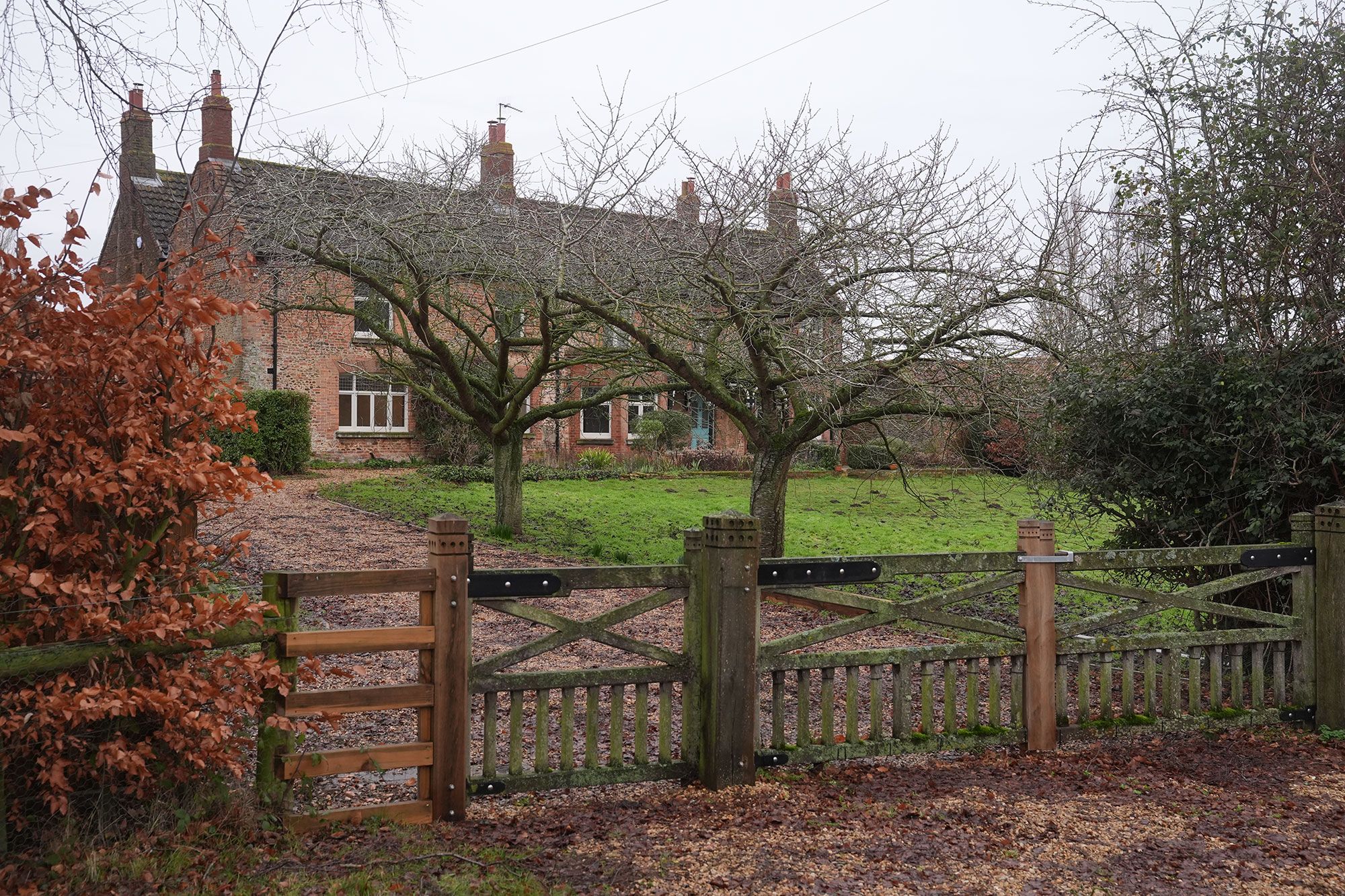 ​El nuevo hogar de Andrés Mountbatten Windsor demuestra hasta qué punto está en los márgenes de su familia: así es Marsh Farm, una granja pantanosa a tres horas de Londres 