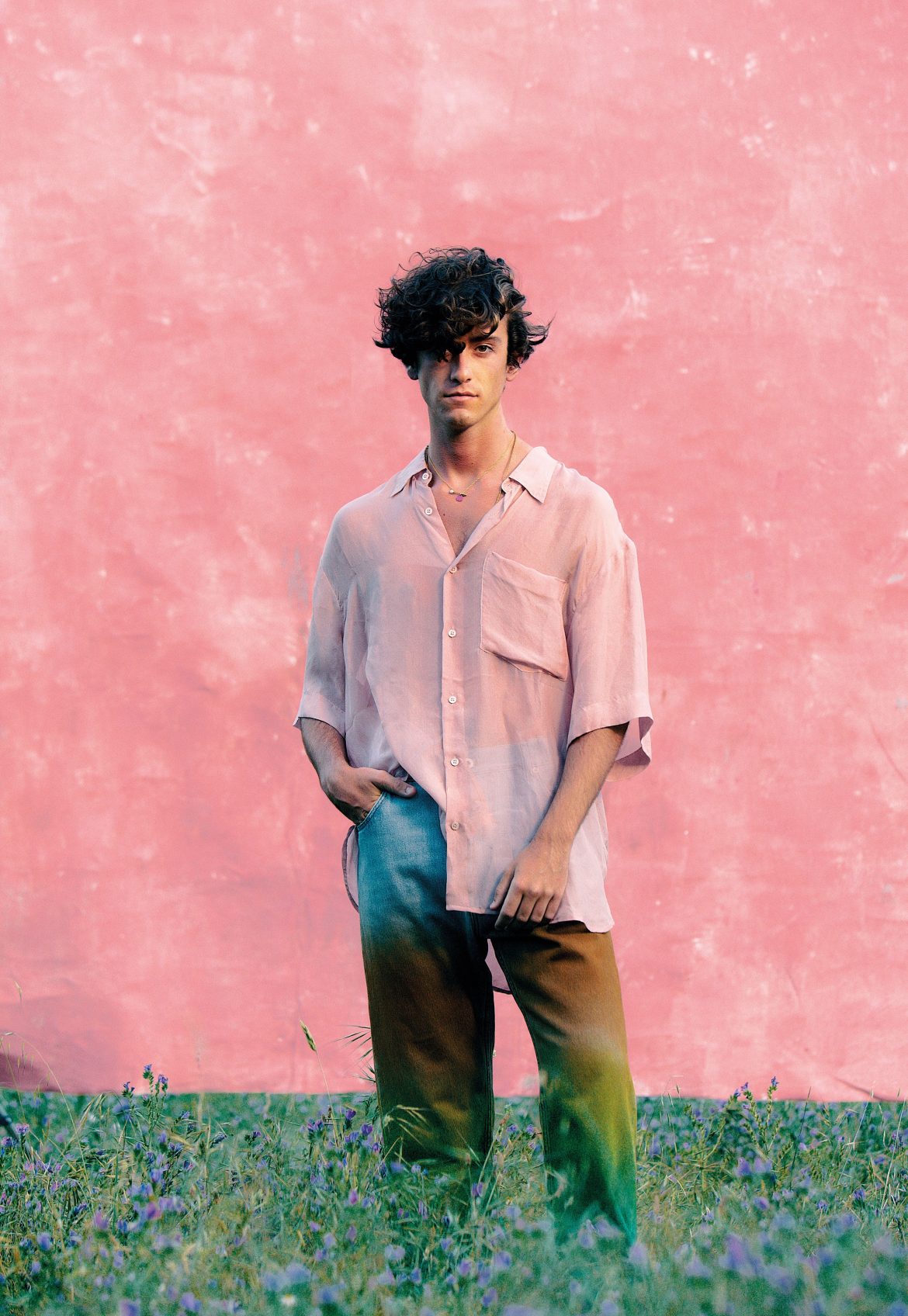 ​Agarrando una zanfona, con una falda vaquera y celebrando la identidad: Guitarricadelafuente triunfa en Washingon con su Tiny Desk 