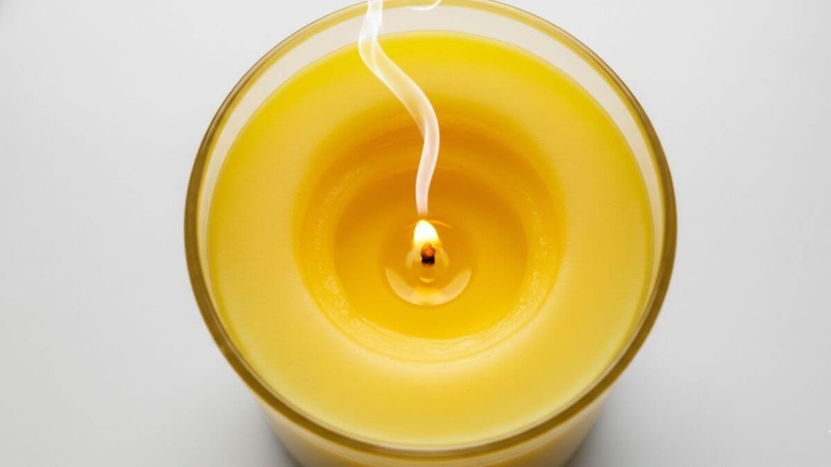 Velas que se queman en forma de túnel: por qué ocurre y cómo evitarlo para que duren más