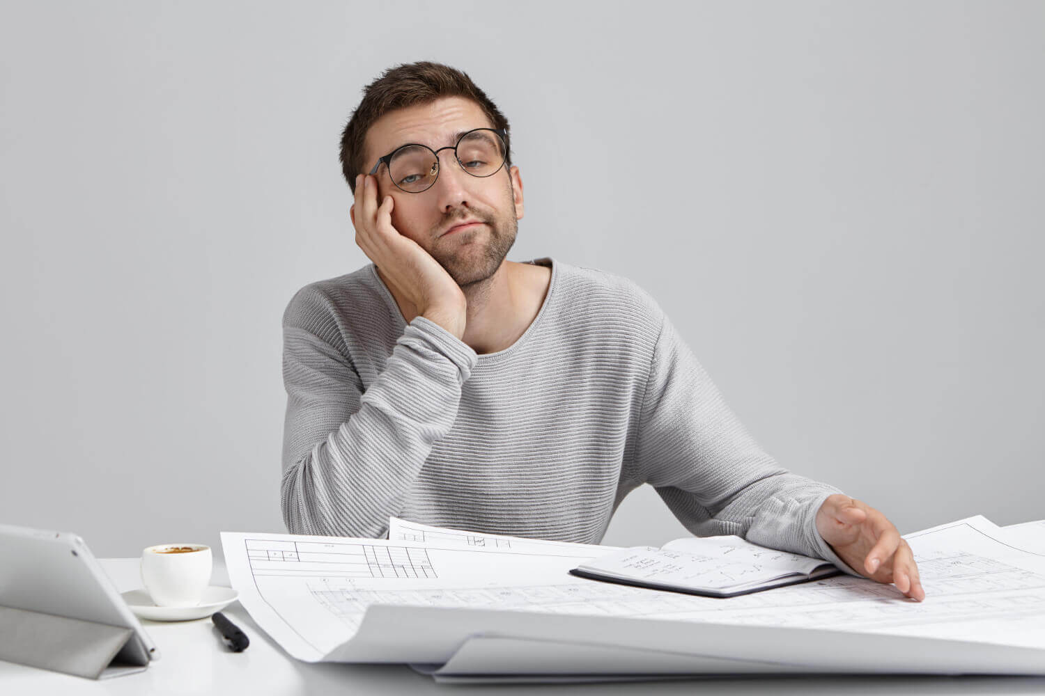 No, otro café no te quitará el cansancio de la tarde: cómo despejarte para terminar tu jornada sin agobiarte