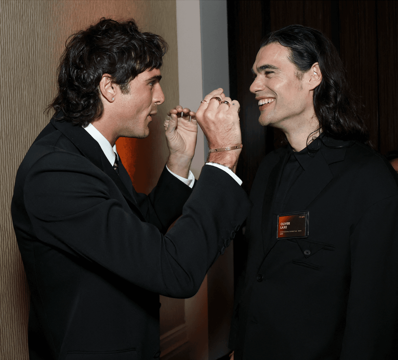 Jacob Elordi elogió Sirât hace unos días. Y ayer no pudo contener el entusiasmo al encontrarse con Oliver Laxe