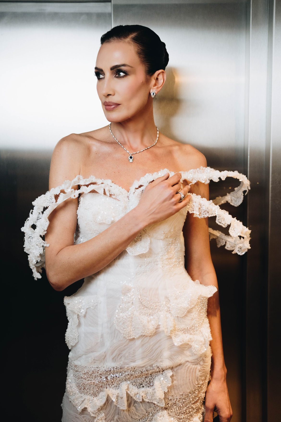 ​Ojos de esmeralda, pavé de diamantes y zafiros: Nieves Álvarez y sus espectaculares joyas de Bvlgari en los Premios Goya 2026 