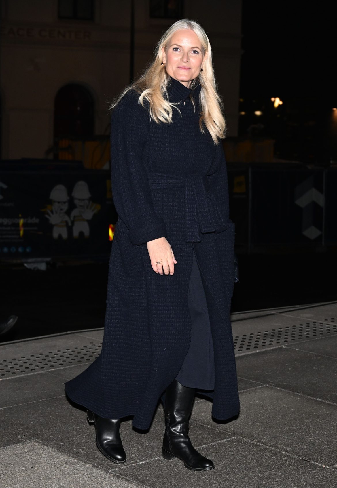 ​La princesa Mette-Marit de Noruega se disculpa por su “vergonzosa” amistad con Jeffrey Epstein tras la publicación de su correspondencia 