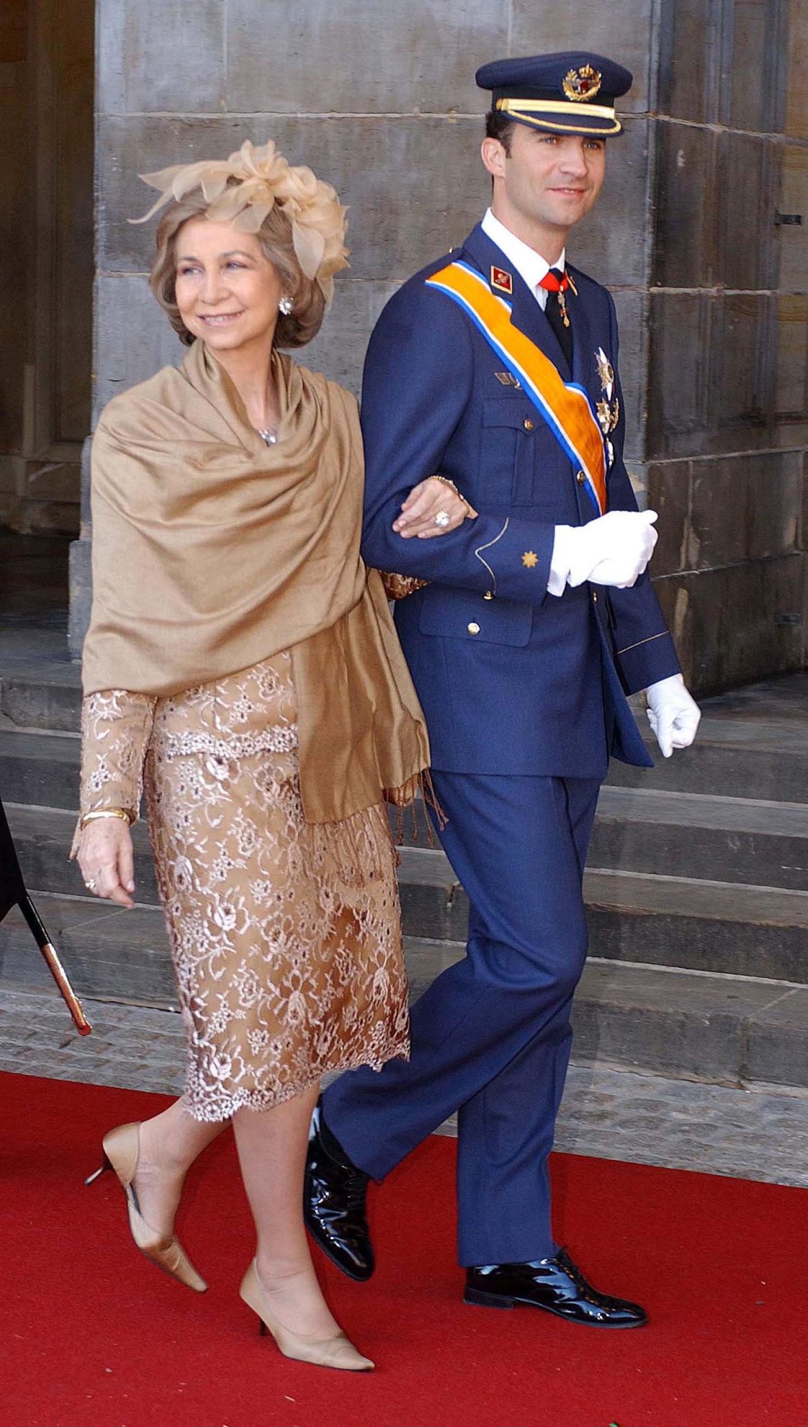 ​De las perlas de pasar que llevó la reina Sofía al broche de esmeraldas de la infanta Cristina: recordamos la representación española en la boda de Máxima y Guillermo de Holanda 