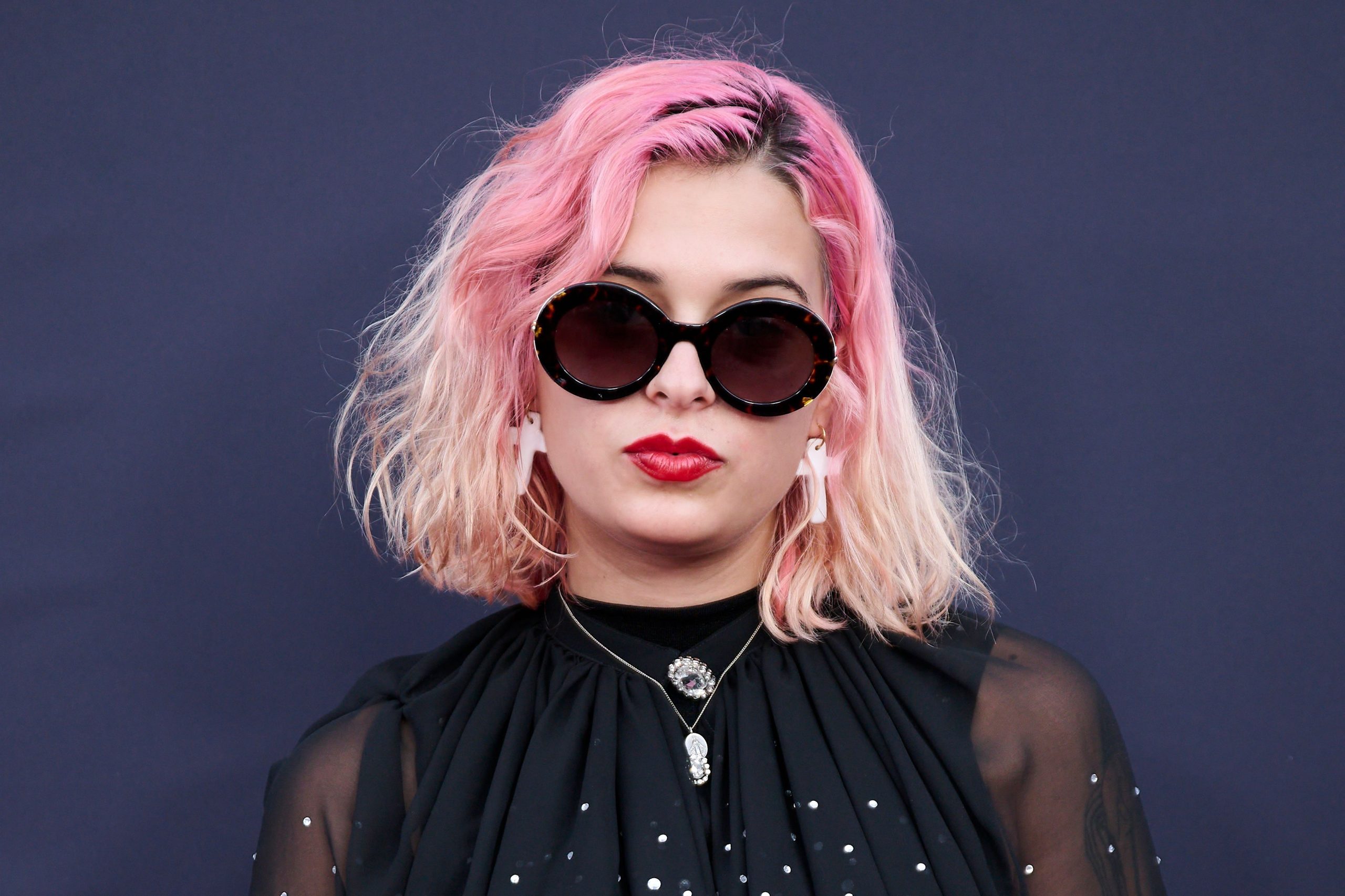 ​Dora Postigo, ¿ilusionada en el amor? y ante un gran reto profesional: así es Nicolás Martos, el nieto pintor de Raphael con quien la relacionan 