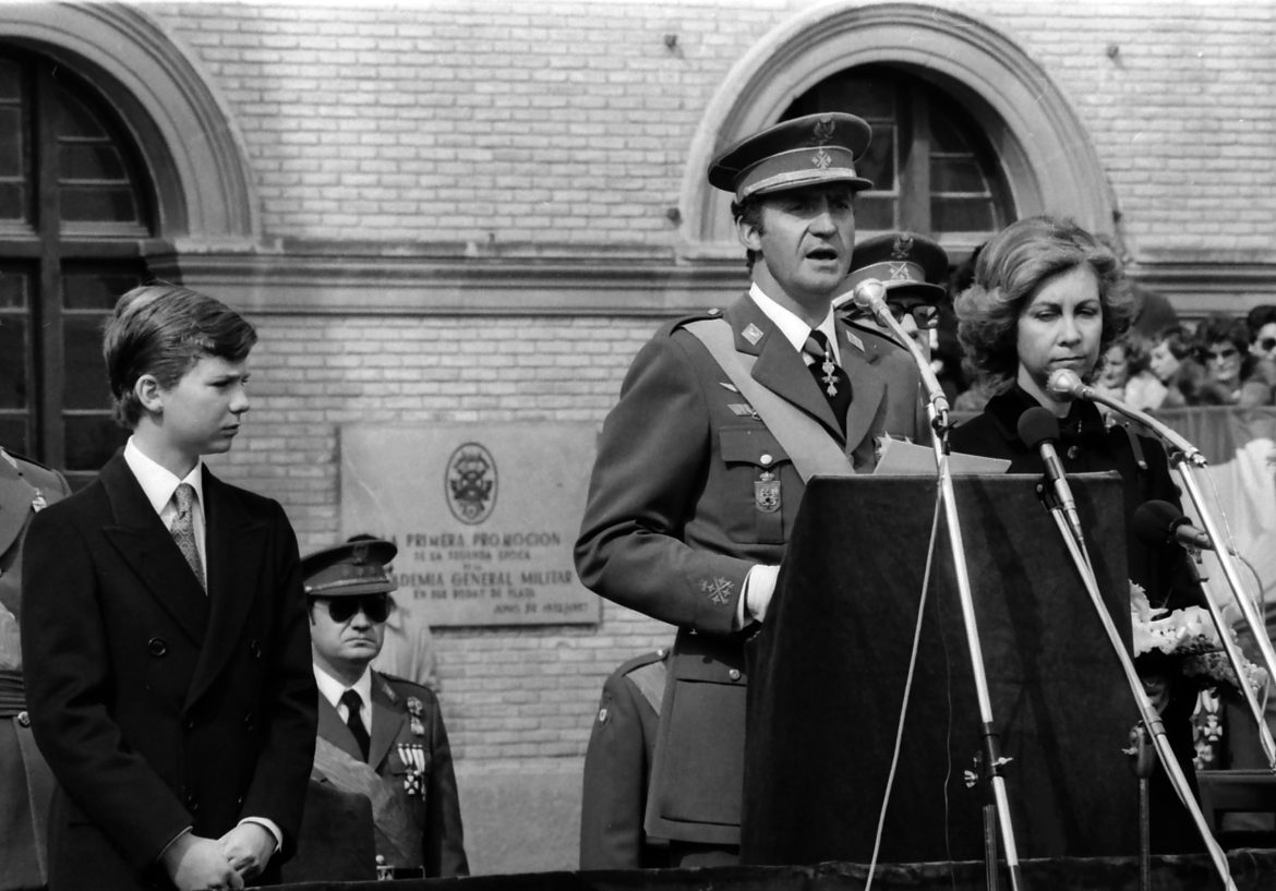 ​“Papá, ¿qué pasa?”: así vivió Felipe de Borbón la noche del 23F junto a su padre en la Zarzuela con apenas 13 años 