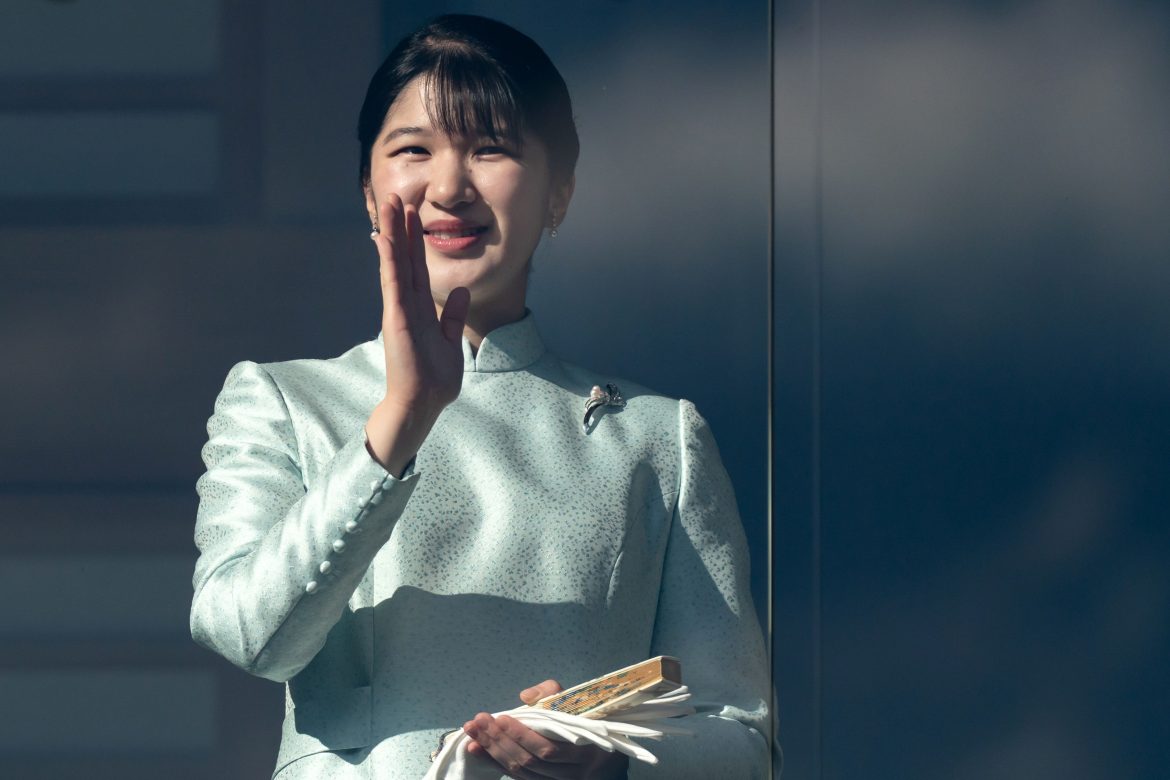 ​“En Japón ha habido emperatrices mujeres, pero pertenecían a la línea paterna”: Sanae Takaichi, primera mujer al frente del país, defiende mantener el veto a la princesa Aiko y se opone a la sucesión femenina 