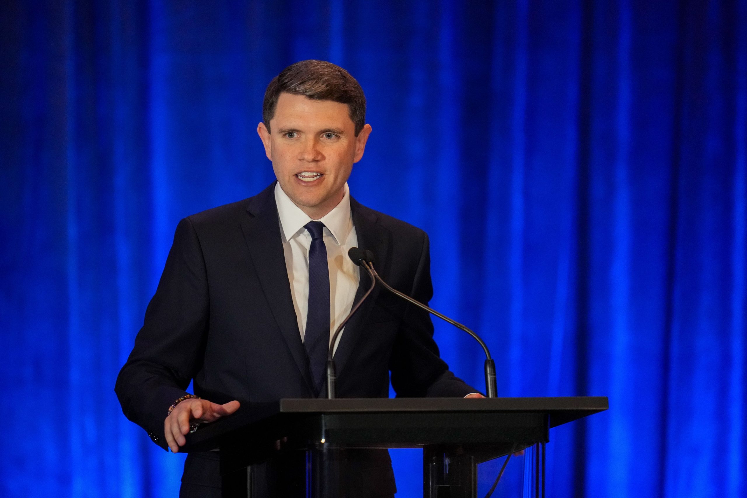 Por qué el trumpismo quiere borrar a James Talarico, el demócrata que desarma a los republicanos con sermones bíblicos