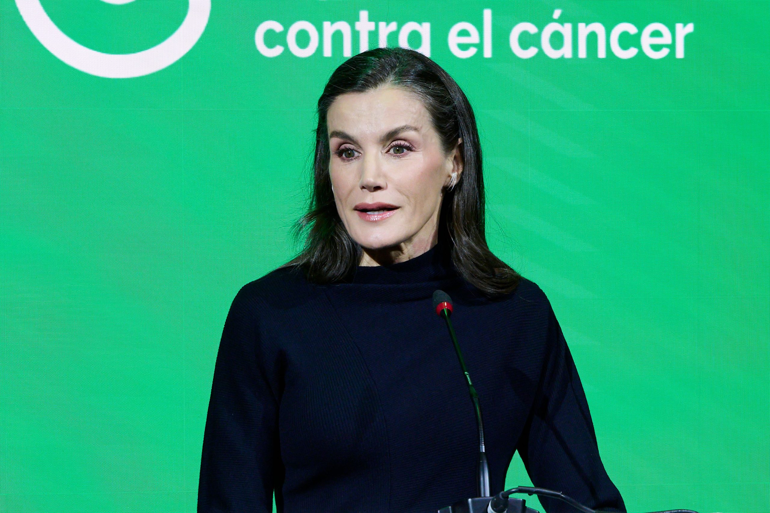 La reina Letizia reclama “empatía” y una atención más humana a las personas con cáncer y a quienes los cuidan