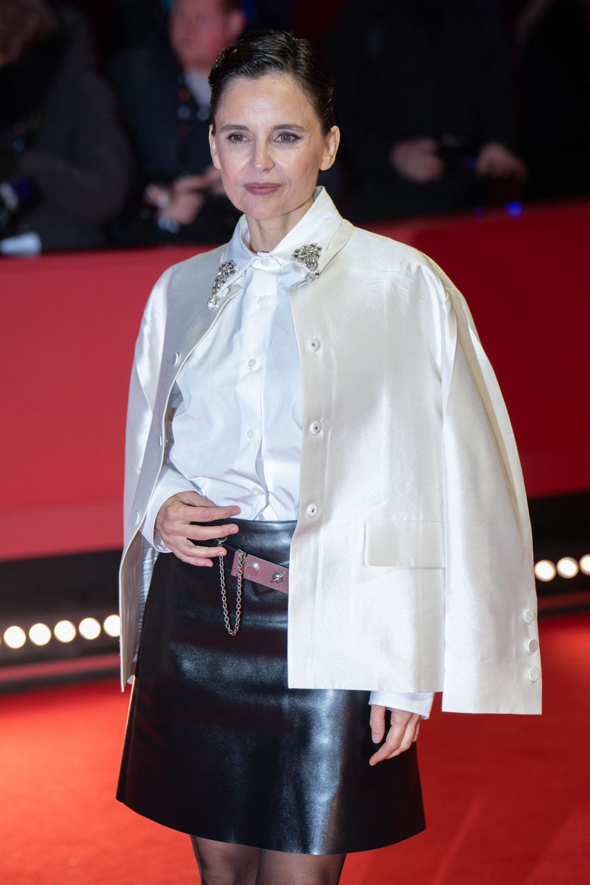 ​Elena Anaya y sus maravillosos 50 años: una adolescencia siguiendo a Mecano en sus conciertos, la película que despertó sus sueños como actriz y una vida discreta ‘rodeada’ de los juguetes de sus hijos 