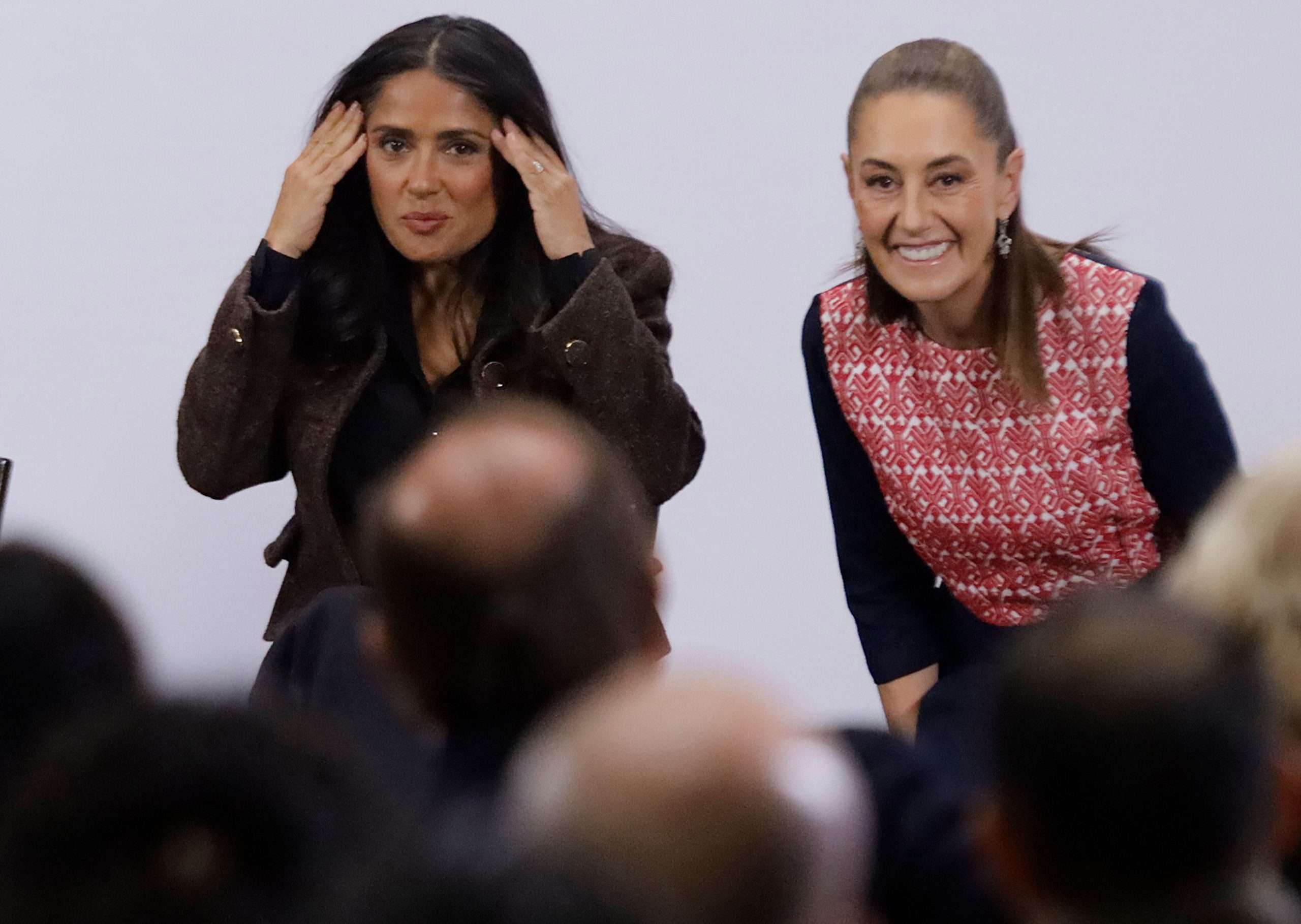 ​La complicidad de Salma Hayek con Claudia Sheinbaum: “Quizá lo que no teníamos antes era esta presidenta” 