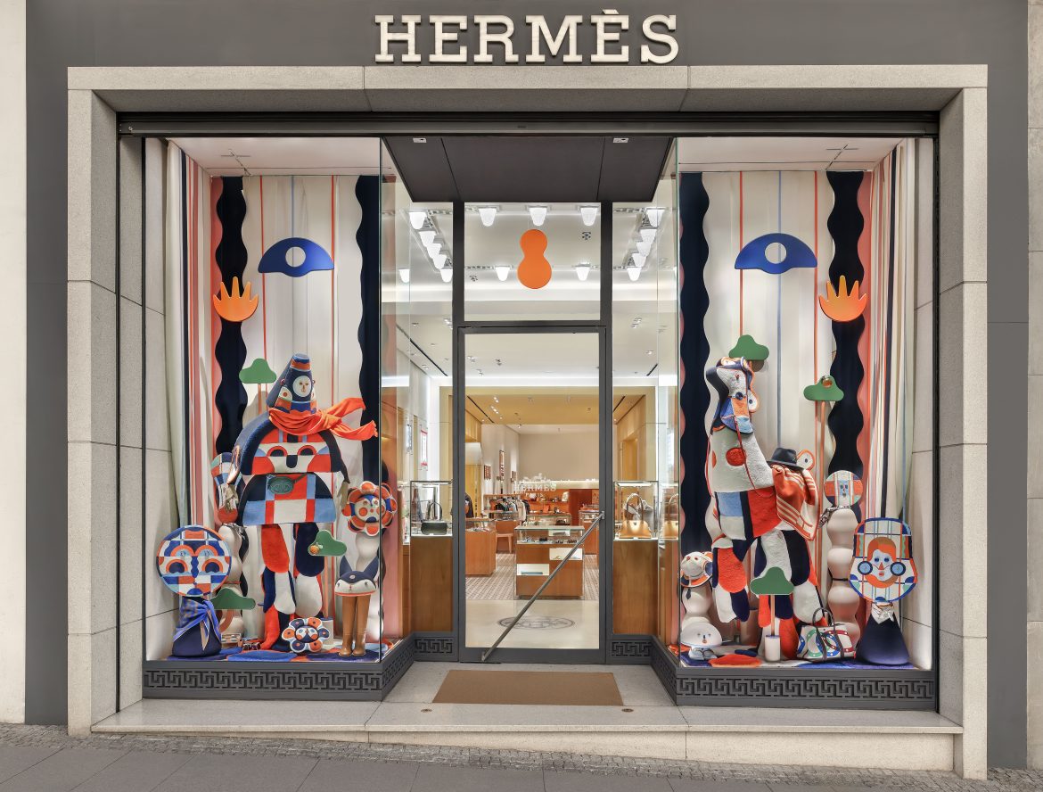 ​Los #FavoritosVF de la semana: la apuesta por el talento joven del golf español, un recorrido por el viaje creativo de la mano de Hermès y la llegada a España de los brindis con acento italiano 