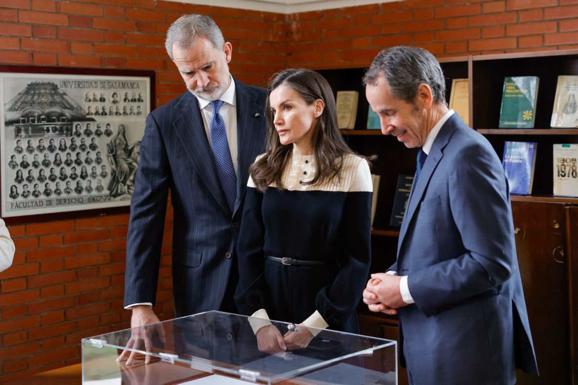 ​“Cuesta creer que todavía haya quien justifique el terrorismo»: el rey Felipe VI regresa a su “querida” Universidad para homenajear a su profesor Tomás y Valiente, asesinado hace 30 años por ETA 