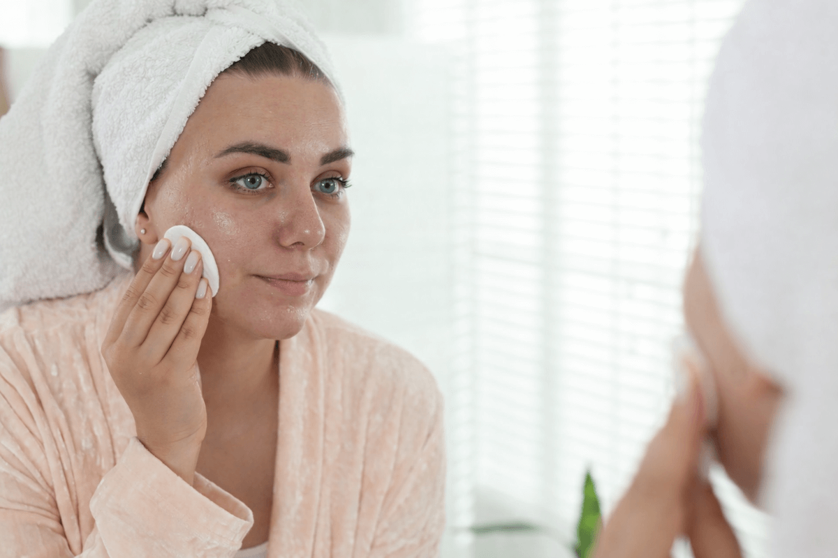 ¿Piel grasa? Esta rutina de mañana y noche te ayuda a controlarla sin resecar