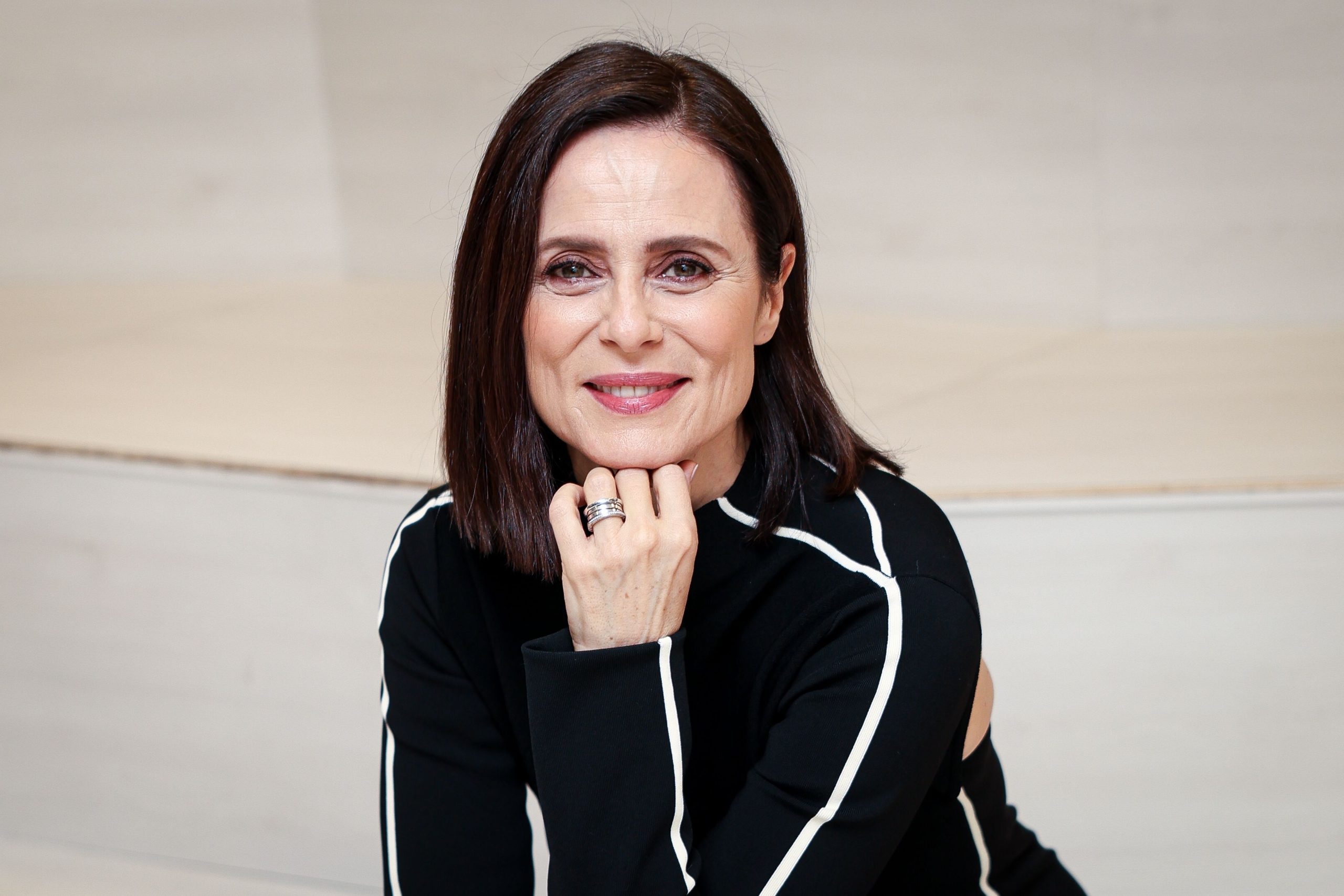 Aitana Sánchez-Gijón: “Cuando aparecía Marisa Paredes en una película de Almodóvar, yo le hablaba a la pantalla y le decía: 'Venga, Marisa, dame tu don. Inspírame”