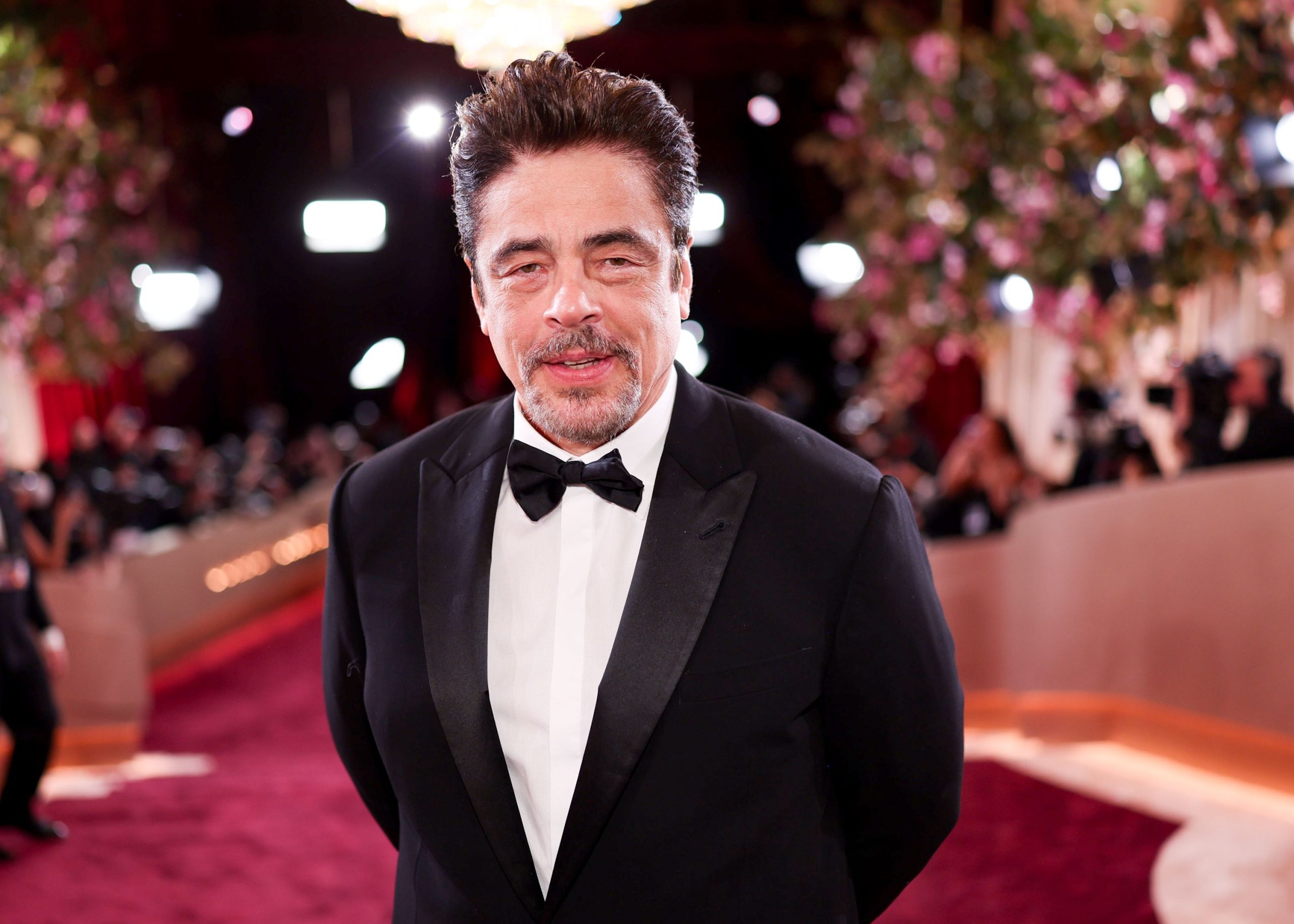 ​La dura infancia de Benicio del Toro que forjó su talento como actor: la pérdida de su madre, un padre disciplinario y una madrina que “cargó con gran parte del dolor” 