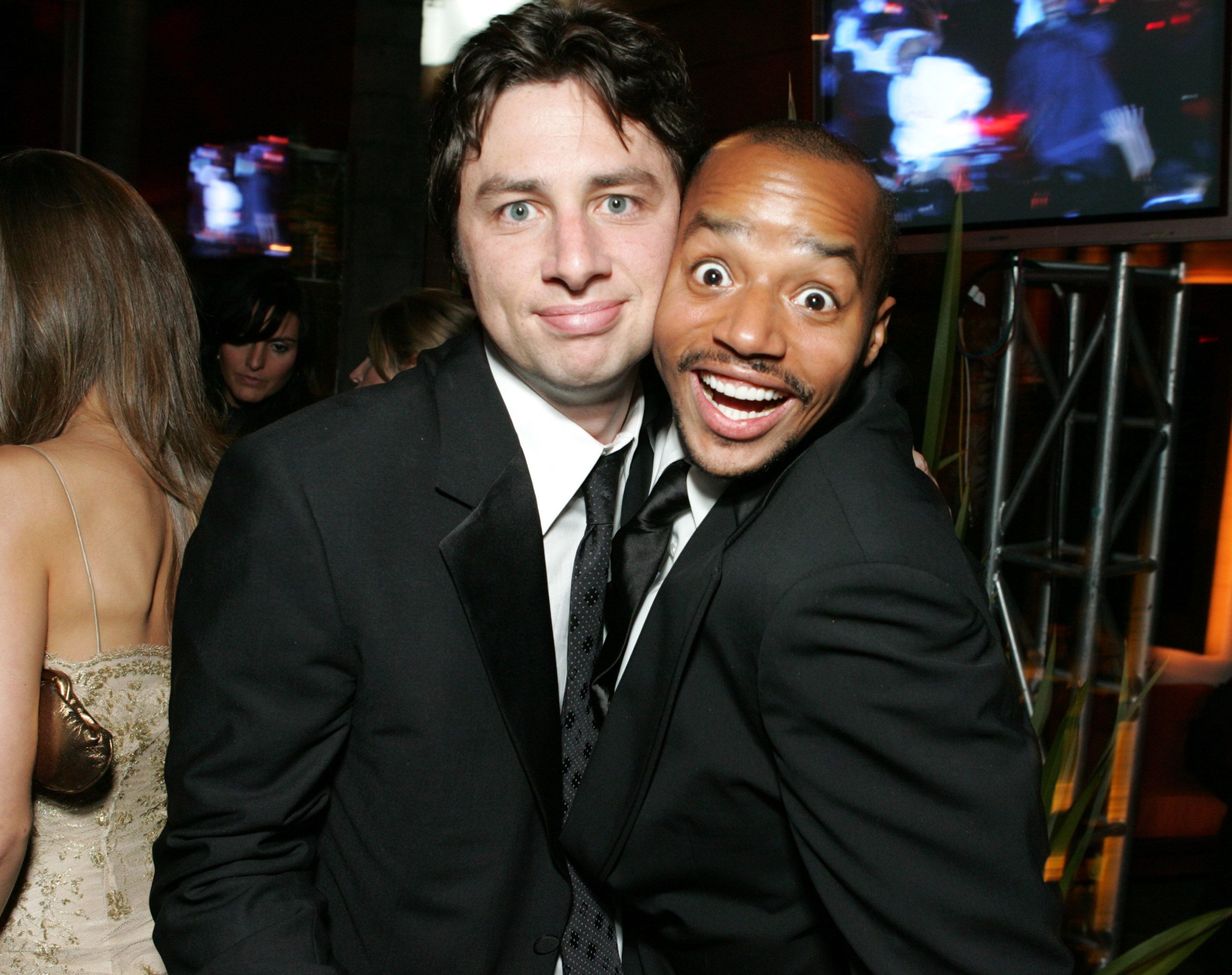 ​El regreso de Scrubs y la grandísima amistad entre Zach Braff y Donald Faison que trasciende la pantalla: “Pasamos todo el tiempo juntos, soy el padrino de sus hijos y se casó en mi jardín” 