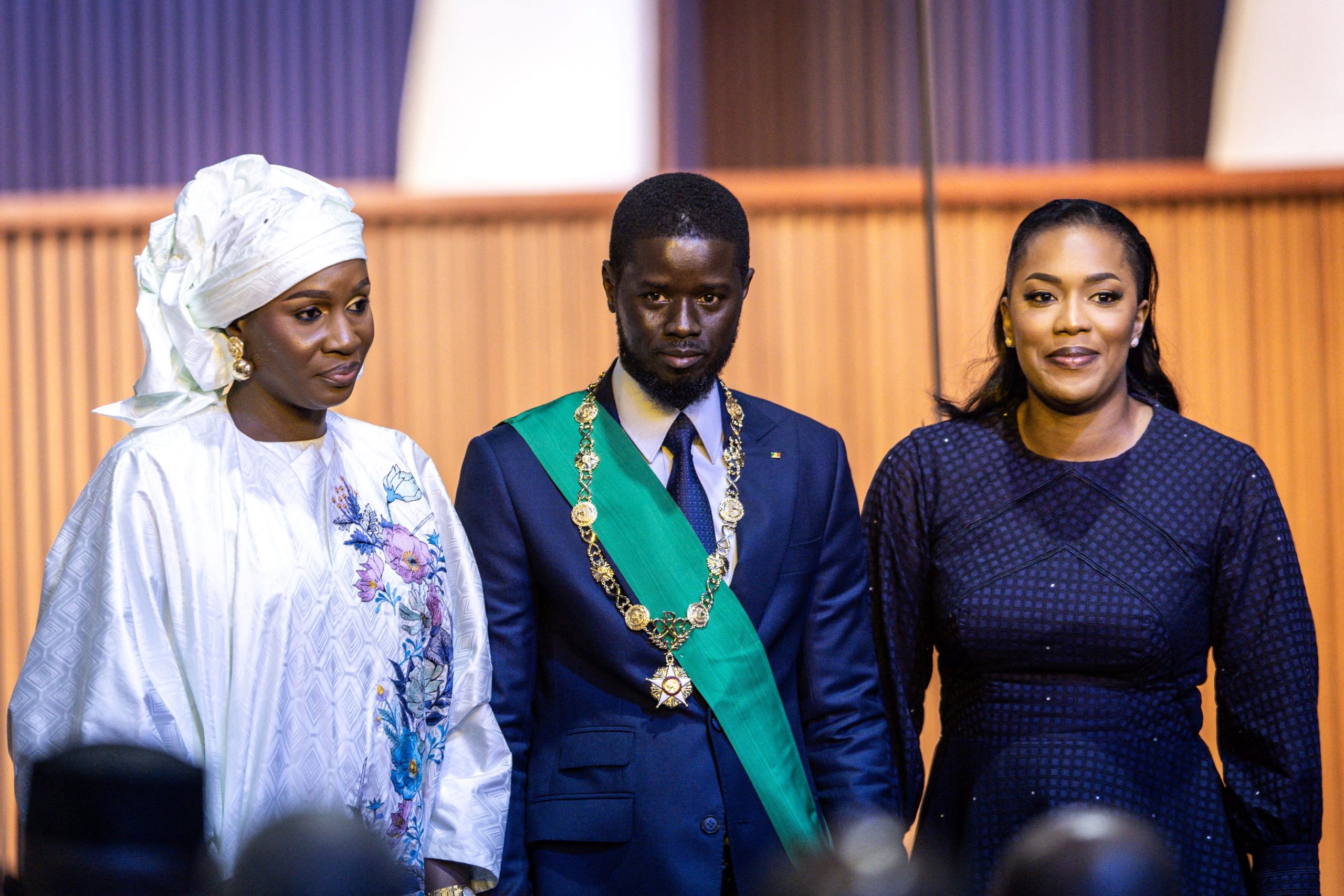 Las dos esposas del presidente de Senegal, al que Felipe y Letizia reciben en el Palacio Real: un amor inesperado entre profesor y alumna que cambió el matrimonio de más de una década con su novia del pueblo
