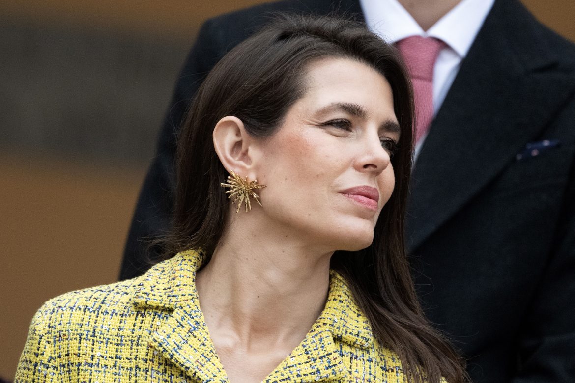 ​Del collar Cartier de Grace Kelly a los pendientes art déco de su madre: las joyas de Charlotte Casiraghi 