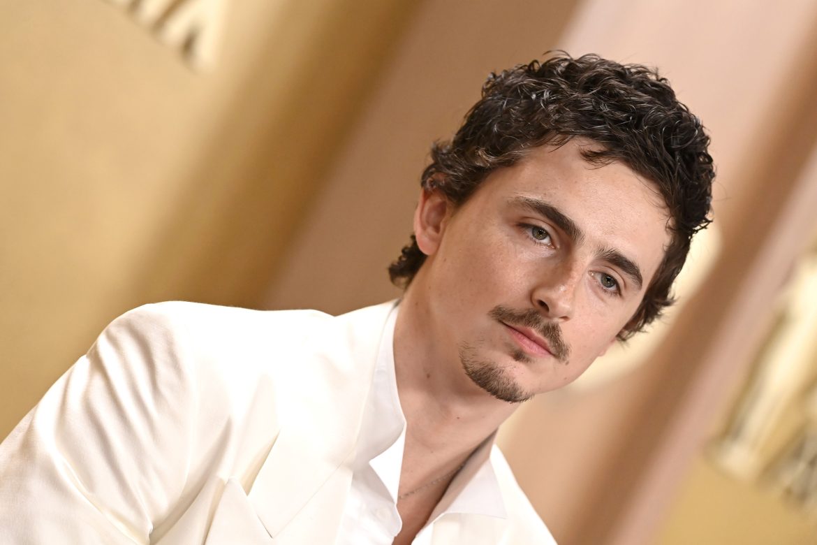 ​Timothée Chalamet enfurece al mundo de la ópera (y la directora de orquesta Alondra de la Parra le responde) 