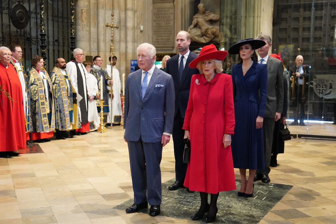 ​Joyas históricas en la misa de la Commonwealth: de los pendientes de perlas de Baréin de Isabel II que ha llevado Kate Middleton, al broche Cartier de la reina madre elegido por Camilla 