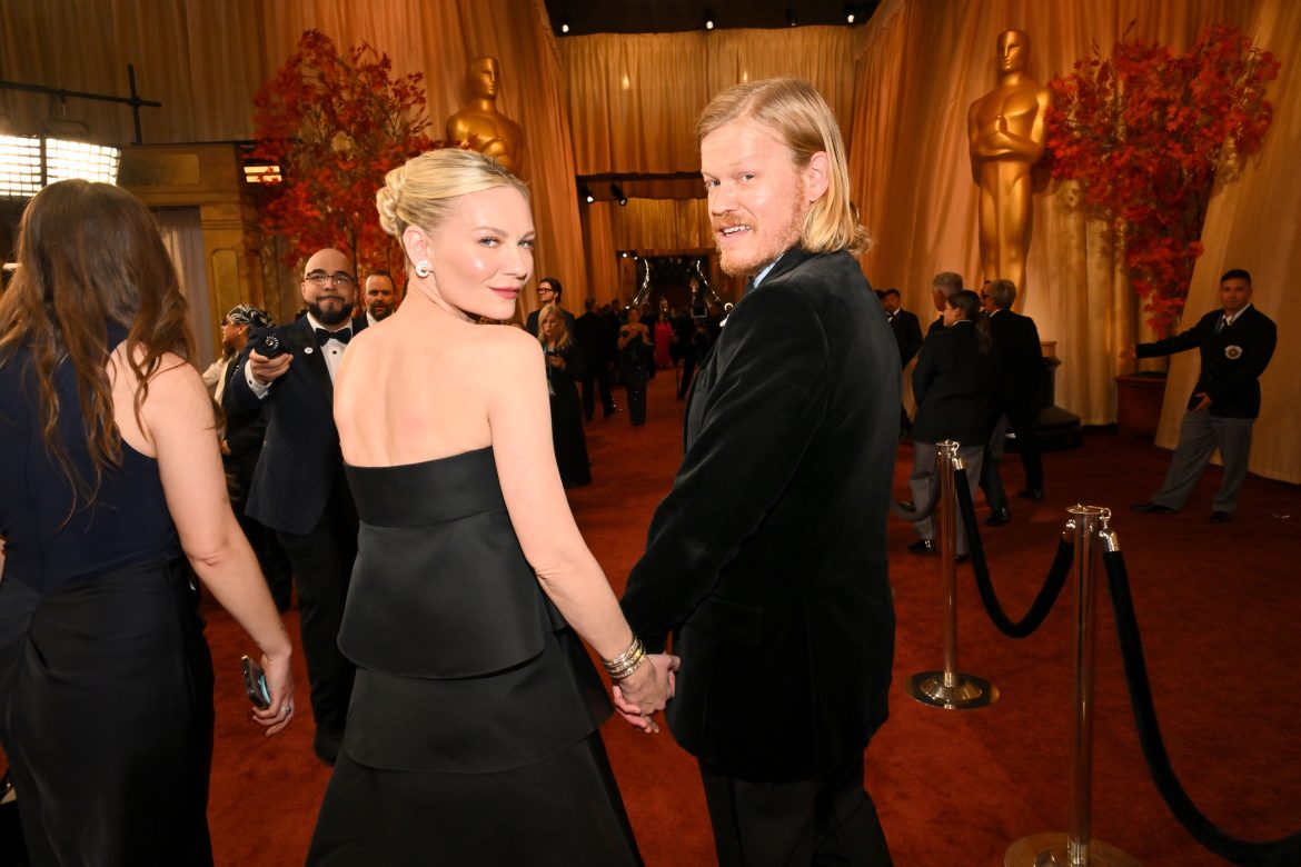 ​Parejas estelares vistas en la alfombra roja de los Oscar 2026: Kirsten Dunst y Jesse Plemons, Paul Mescal y Gracie Abrams… 