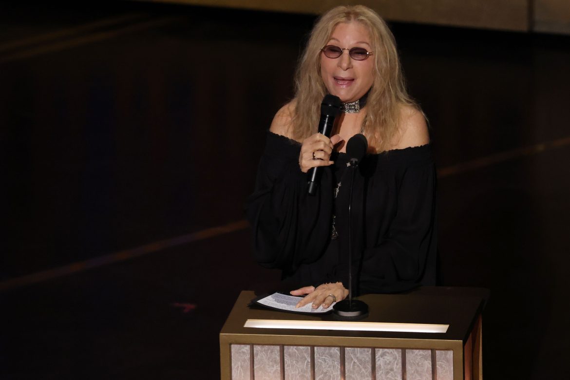 ​Y Barbra volvió a cantar: Streisand reapareció en los Oscars 2026 para homenajear a Robert Redford. “En el último mensaje que le envié, le dije que yo también le quería” 