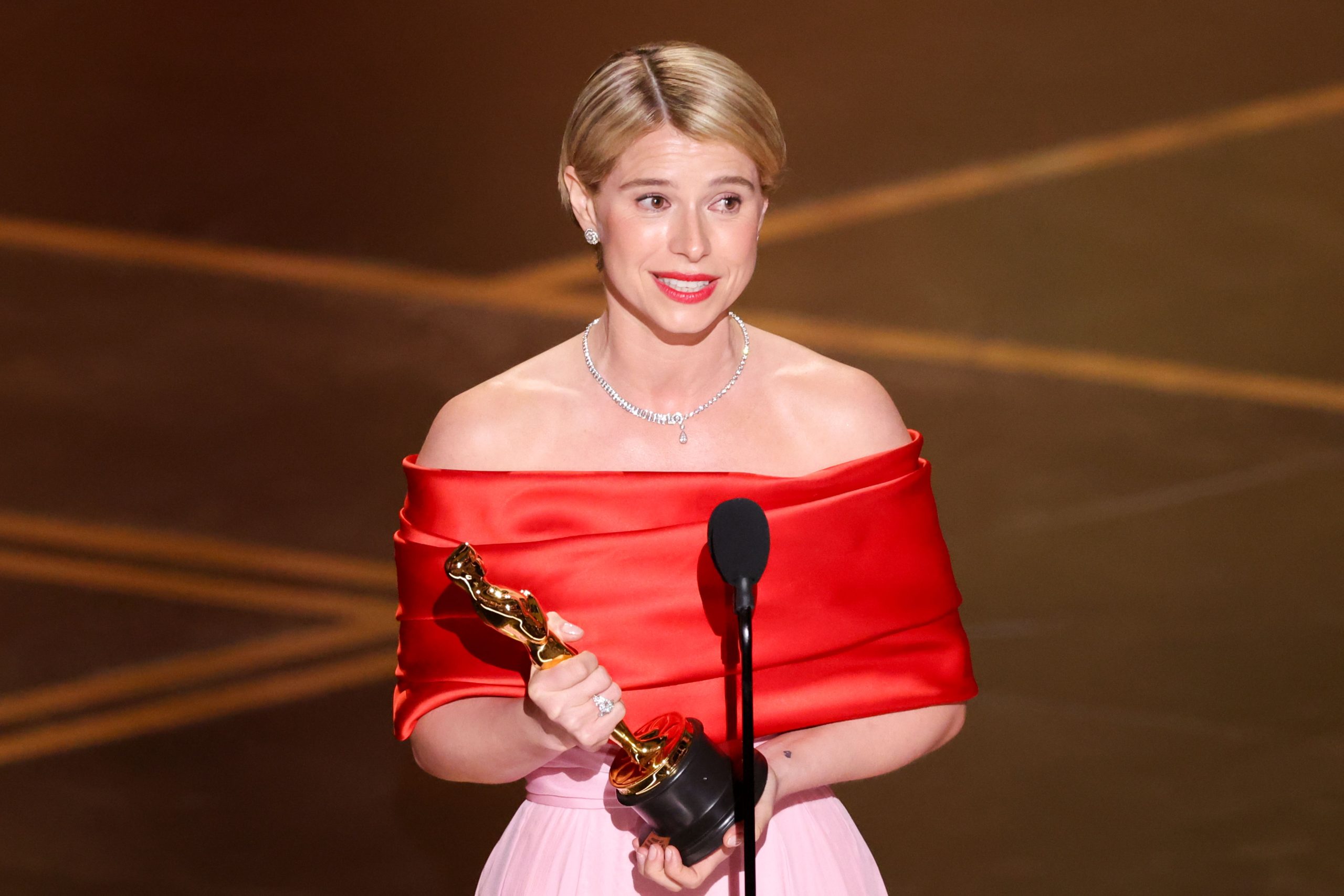 ​La declaración de amor de Jessie Buckley a su marido Fred Sorensen al ganar el Oscar 2026 a Mejor Actriz: “quiero tener 20.000 bebés contigo” 