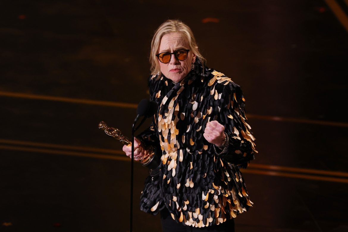 ​“Esto no significaría nada si no lo tuviera a él a mi lado”: la cariñosa dedicatoria de Amy Madigan a su marido, Ed Harris, tras ganar el Oscar 