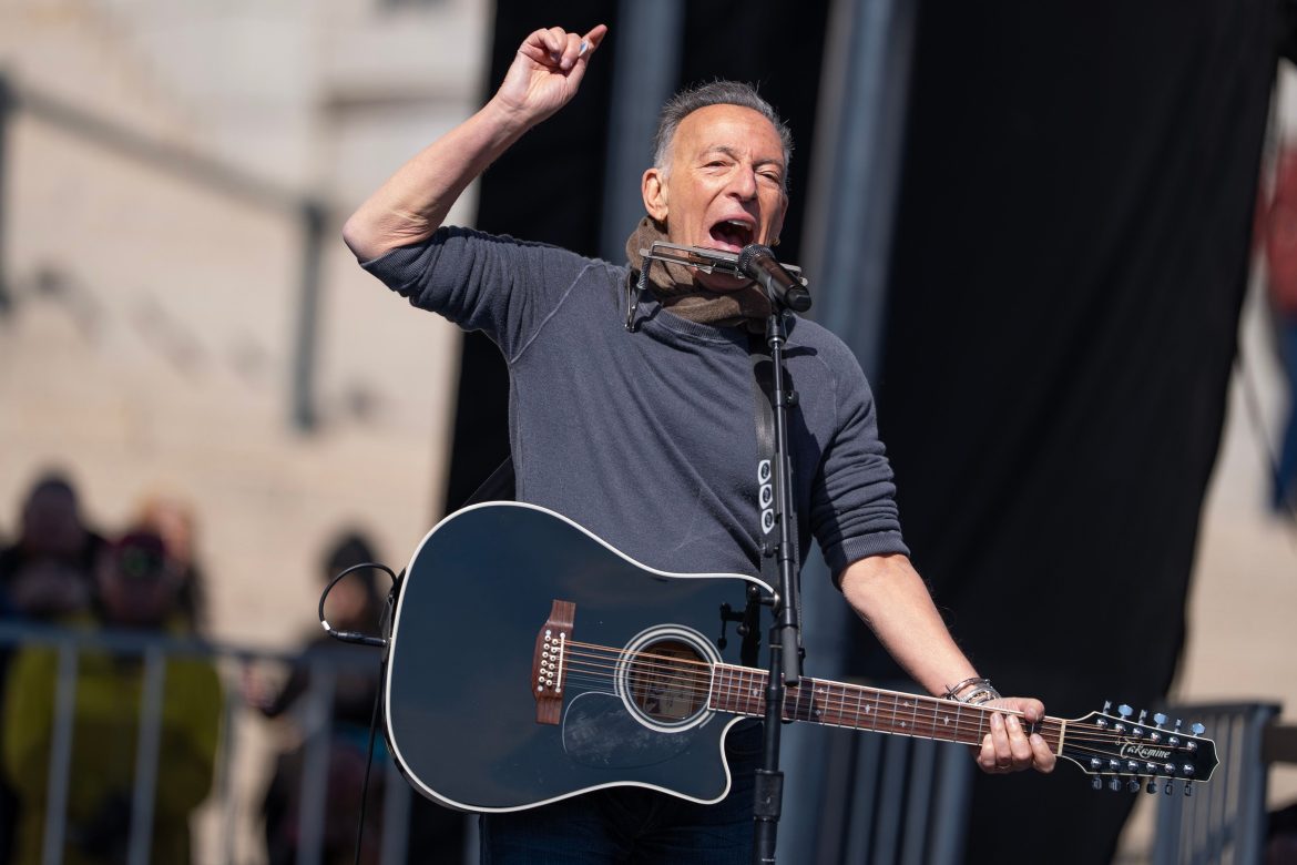 ​Bruce Springsteen lidera el clamor contra el ‘rey Trump’ en una movilización masiva con Jane Fonda y Robert De Niro como otros protagonistas de las manifestaciones 