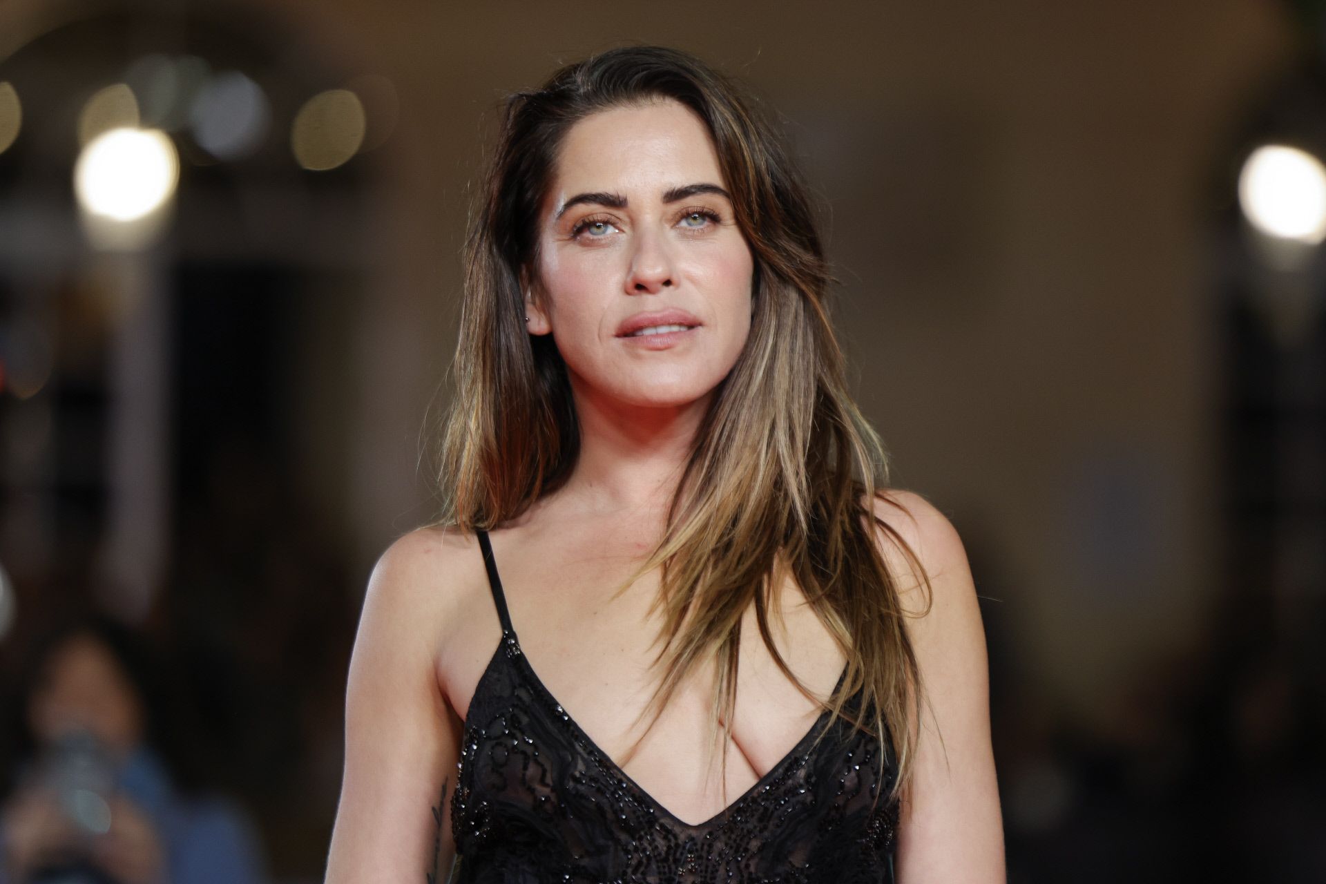 ​La “biznaga roja": Carmen Maura, María León y Ana Fernández en la red carpet inaugural del Festival de Cine de Málaga 