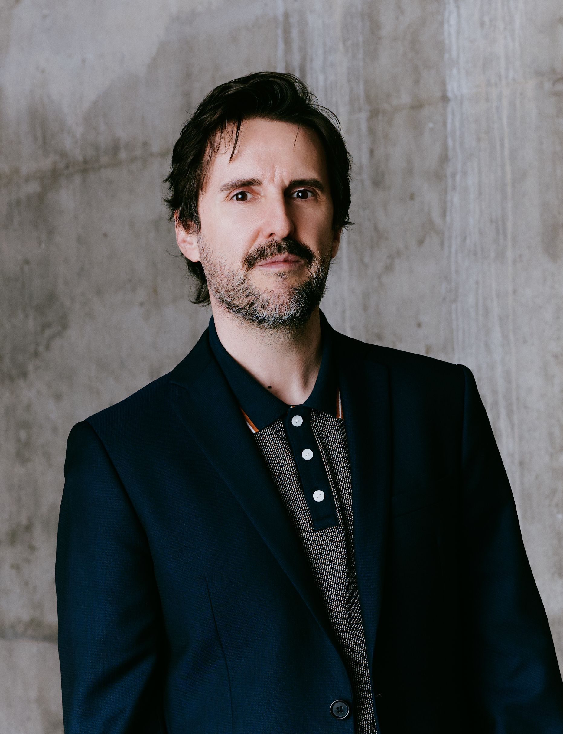 ​Julián López: “El choque cultural en comedia funciona porque nos sitúa frente al espejo" 