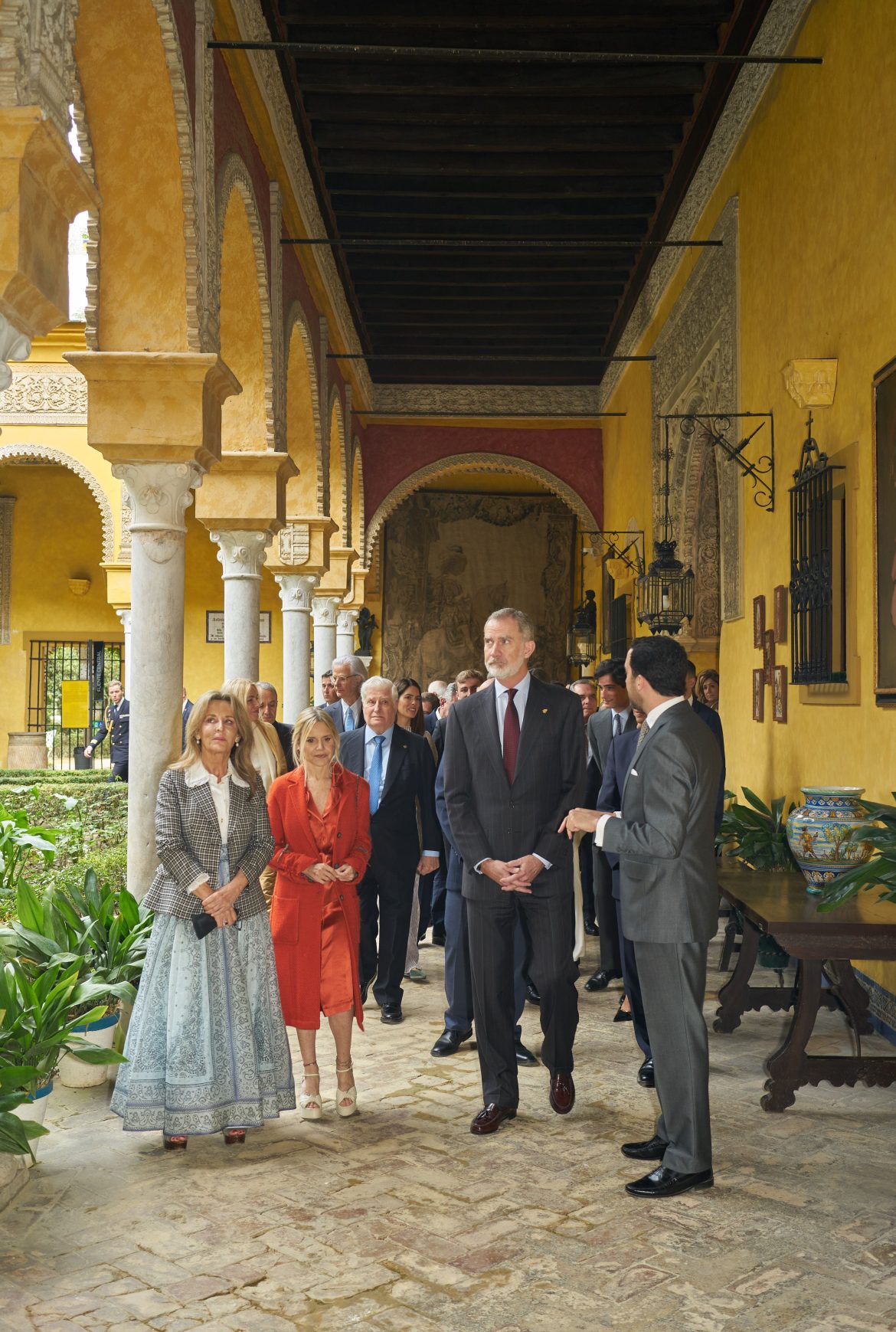 ​Carlos Fitz-James Suart, Eugenia Martínez de Irujo, Sofía Palazuelo… La Casa de Alba y Felipe VI homenajean a la duquesa Cayetana en Sevilla 