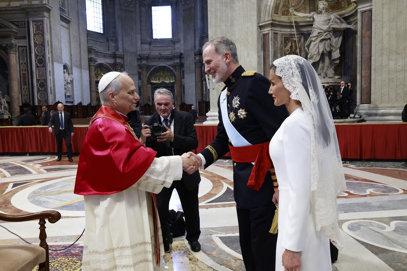 ​Felipe y Letizia visitarán por primera vez a León XIV en el Vaticano: una audiencia previa al viaje que traerá el papa a España en junio 