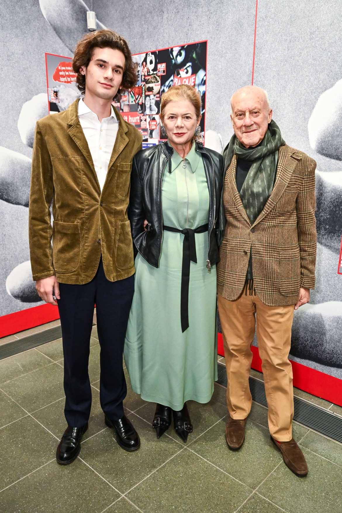 ​Eduardo Foster, hijo de Norman Foster y Elena Ochoa, tras los pasos de César Manrique: un apartamento con historia, paisajes volcánicos y una leyenda sobre el actor Omar Sharif 