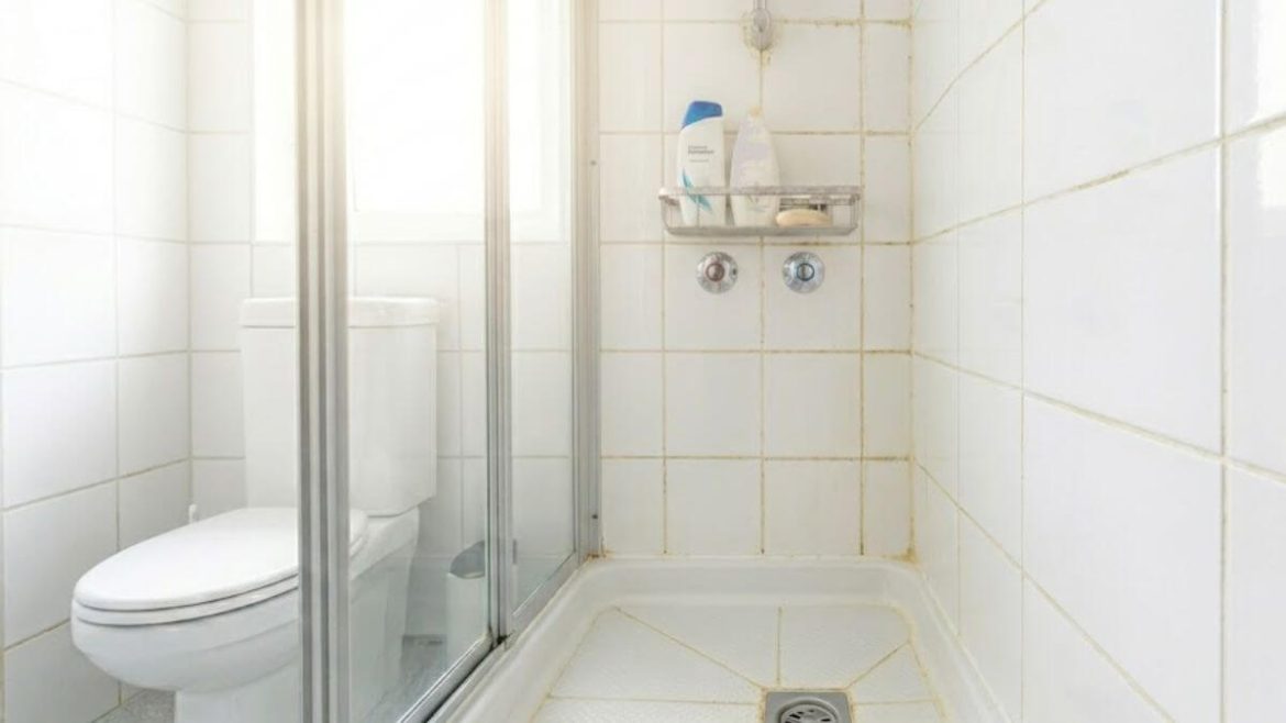 Las juntas de la ducha se ven oscuras o amarillentas: esto debes hacer cuanto antes